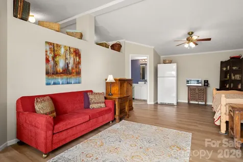 30 Countryside Drive Hendersonville NC 28792