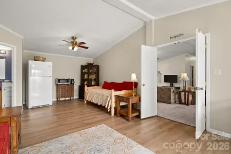 30 Countryside Drive Hendersonville NC 28792