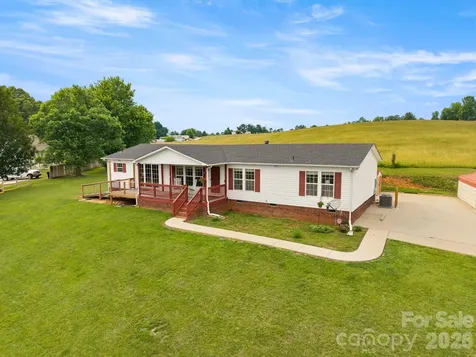 30 Countryside Drive Hendersonville NC 28792