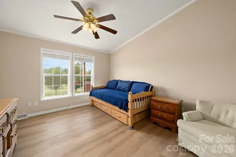 30 Countryside Drive Hendersonville NC 28792