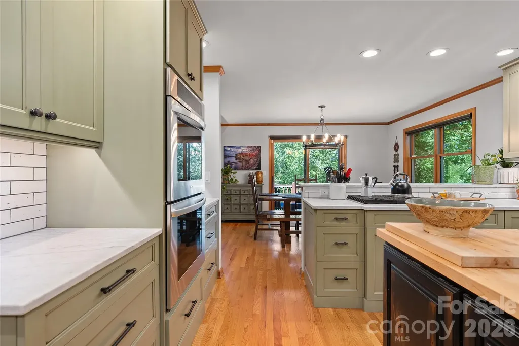 359 Saddlebrook Lane Clyde NC 28721