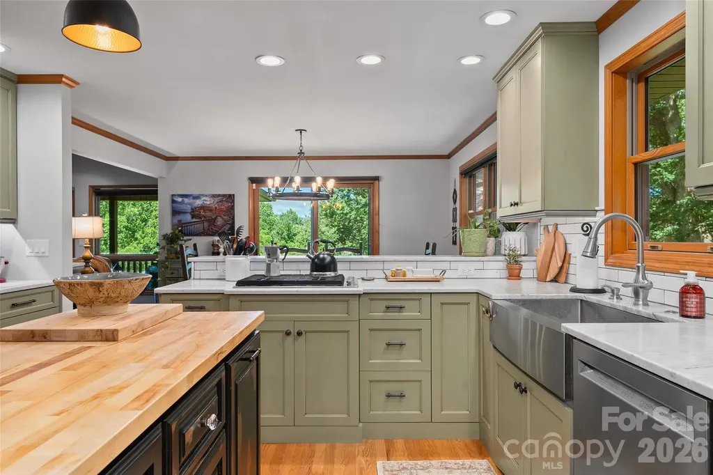 359 Saddlebrook Lane Clyde NC 28721