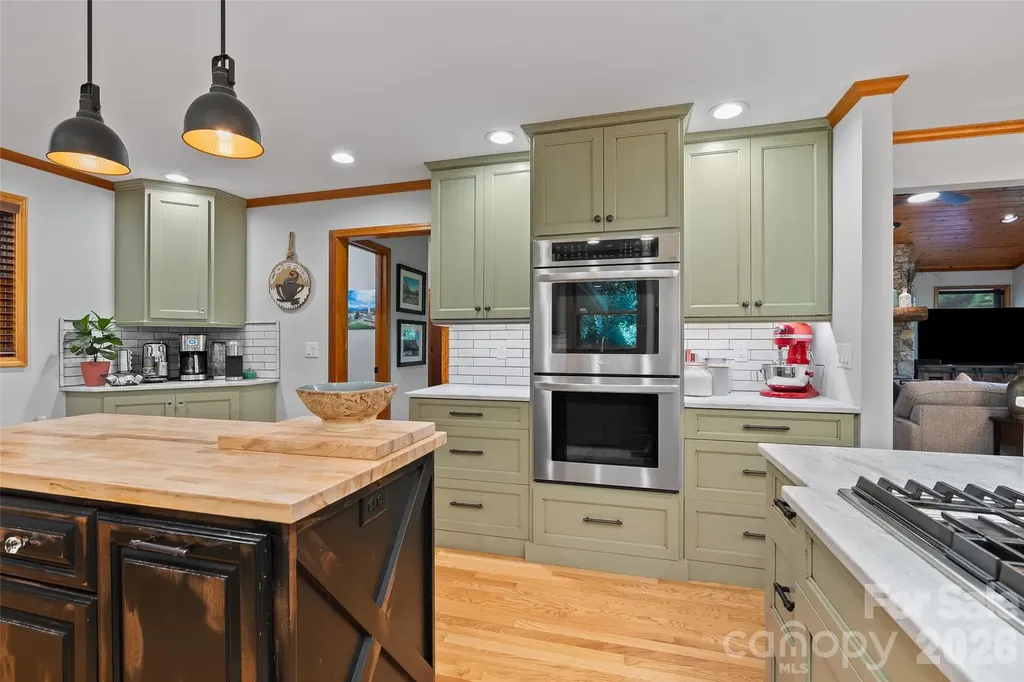 359 Saddlebrook Lane Clyde NC 28721