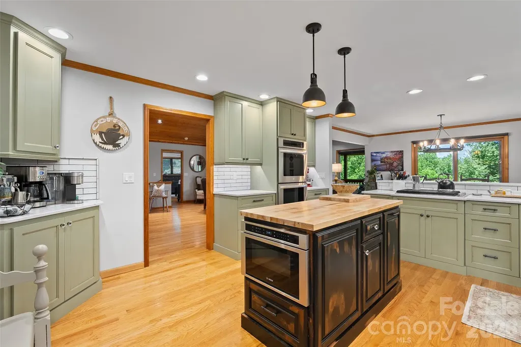 359 Saddlebrook Lane Clyde NC 28721