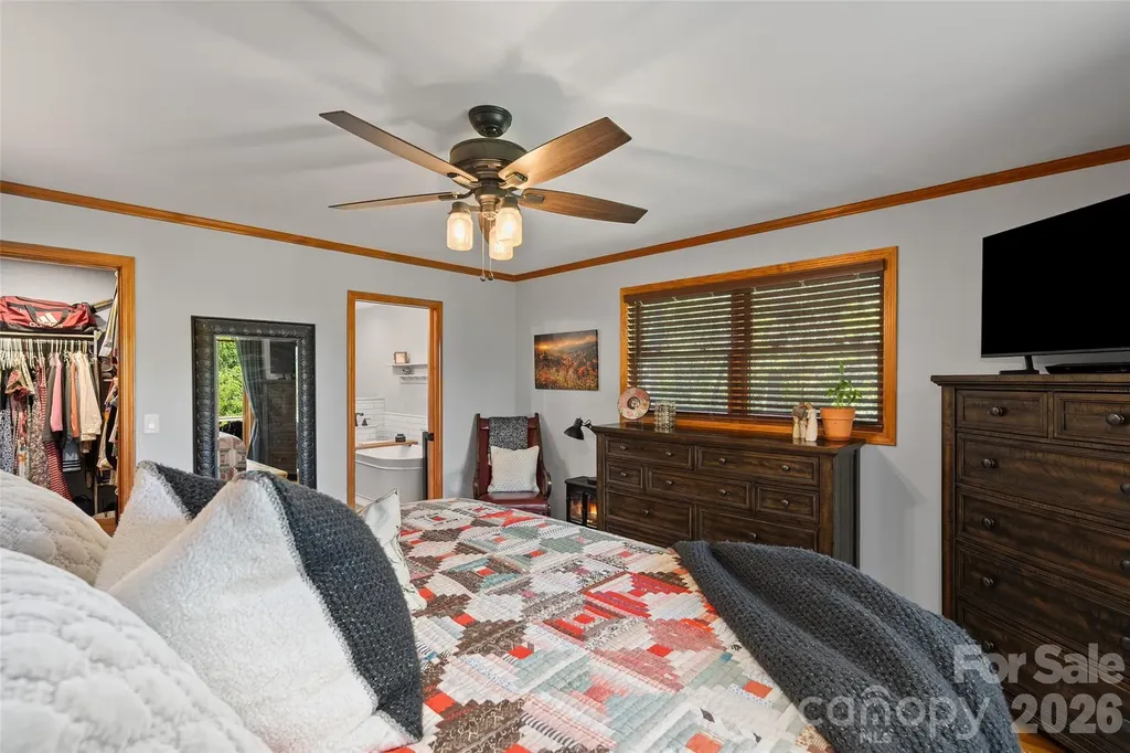 359 Saddlebrook Lane Clyde NC 28721