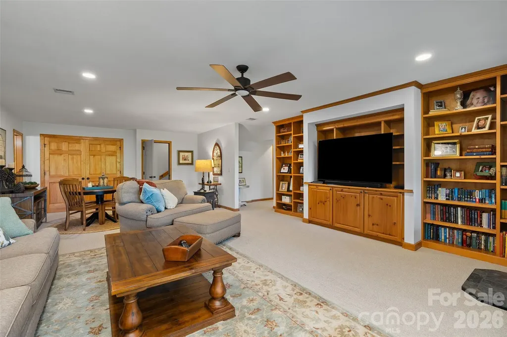 359 Saddlebrook Lane Clyde NC 28721