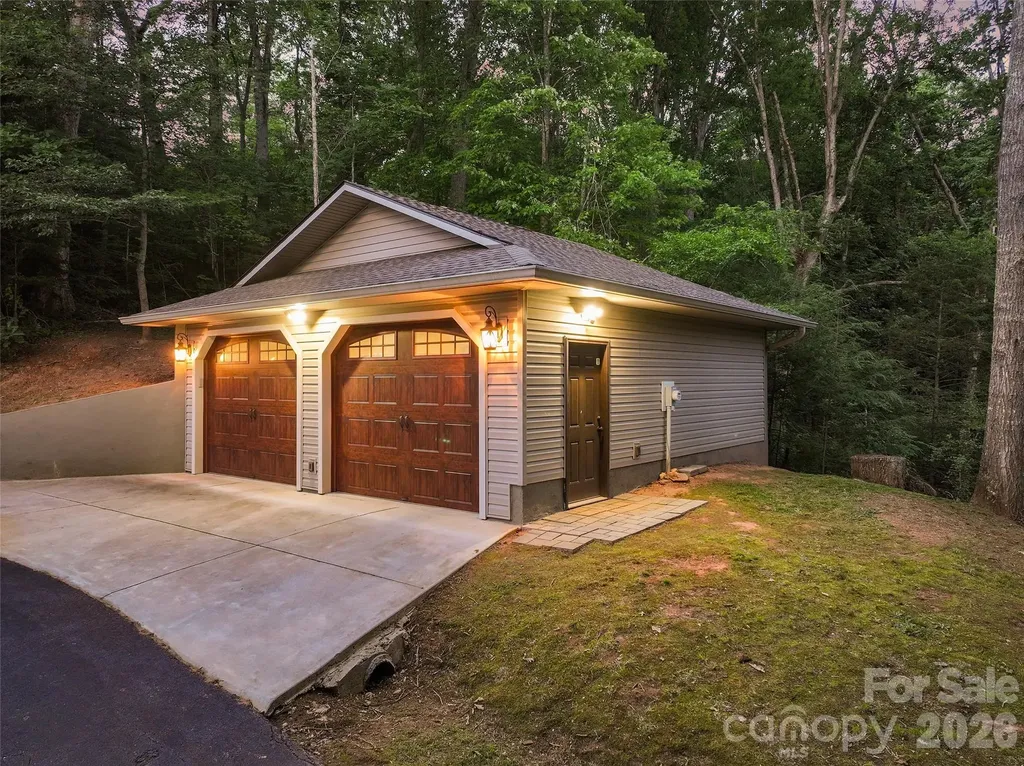 359 Saddlebrook Lane Clyde NC 28721