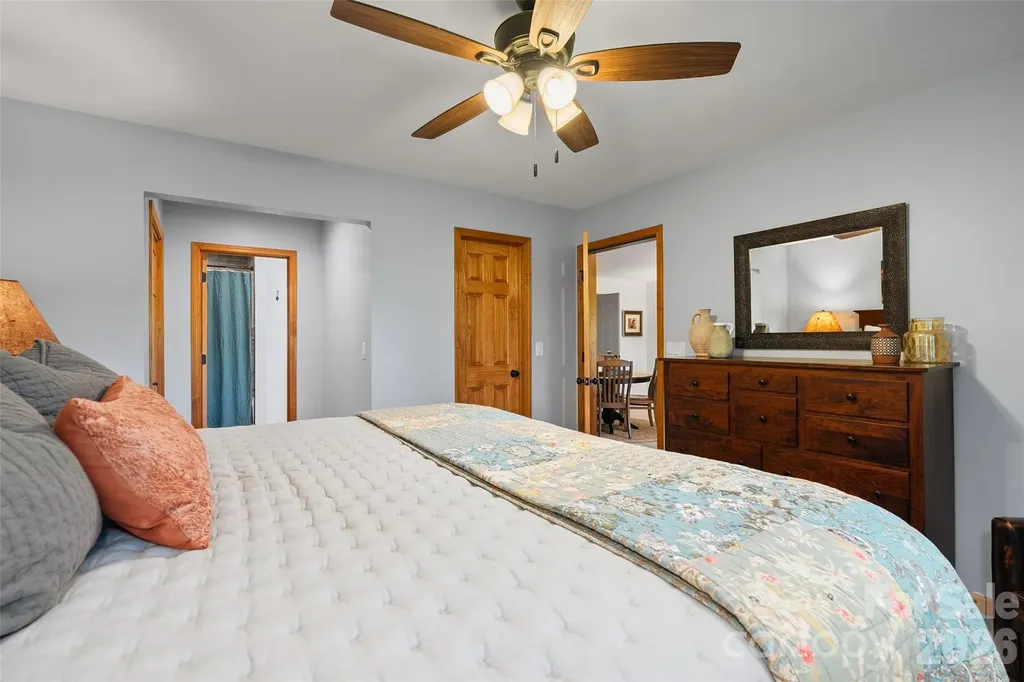 359 Saddlebrook Lane Clyde NC 28721