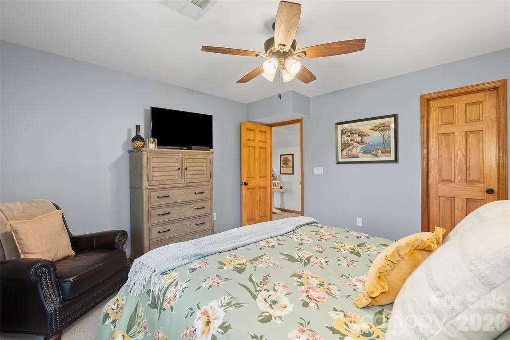 359 Saddlebrook Lane Clyde NC 28721