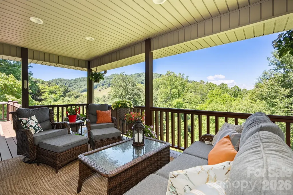 359 Saddlebrook Lane Clyde NC 28721
