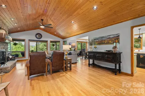 359 Saddlebrook Lane Clyde NC 28721
