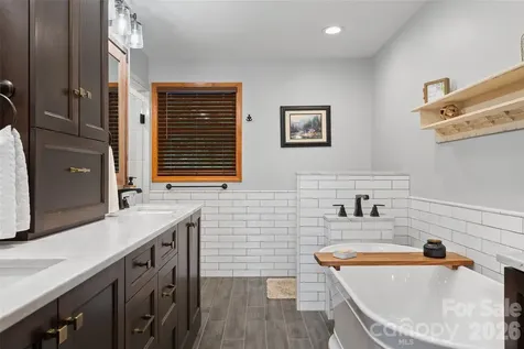 359 Saddlebrook Lane Clyde NC 28721
