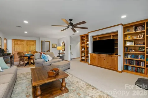 359 Saddlebrook Lane Clyde NC 28721