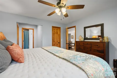 359 Saddlebrook Lane Clyde NC 28721