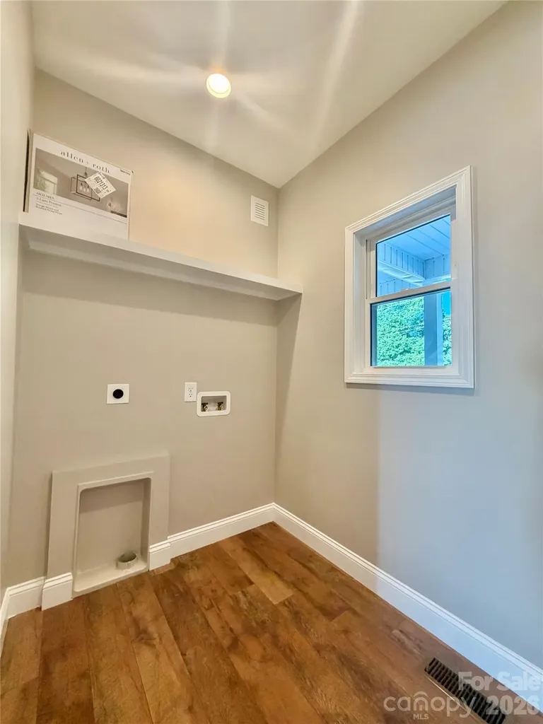 263 C I Chapman Court Taylorsville NC 28681