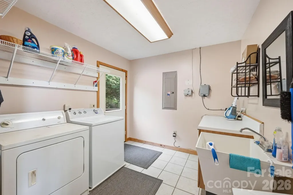605 Valley View Drive Purlear NC 28665