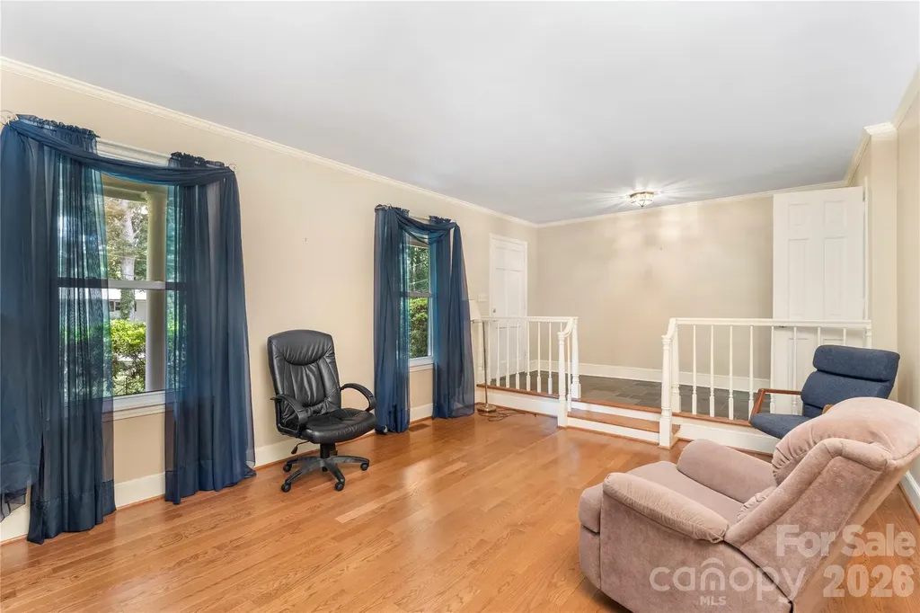 221 Kingsway Circle Charlotte NC 28214