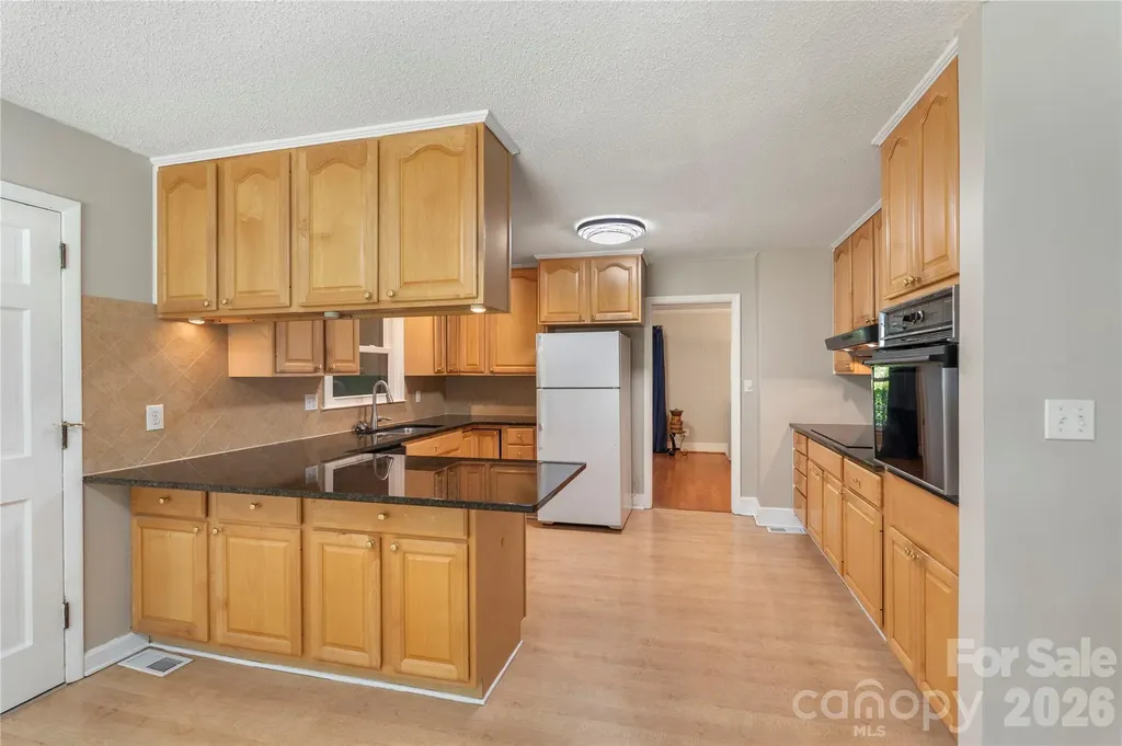 221 Kingsway Circle Charlotte NC 28214