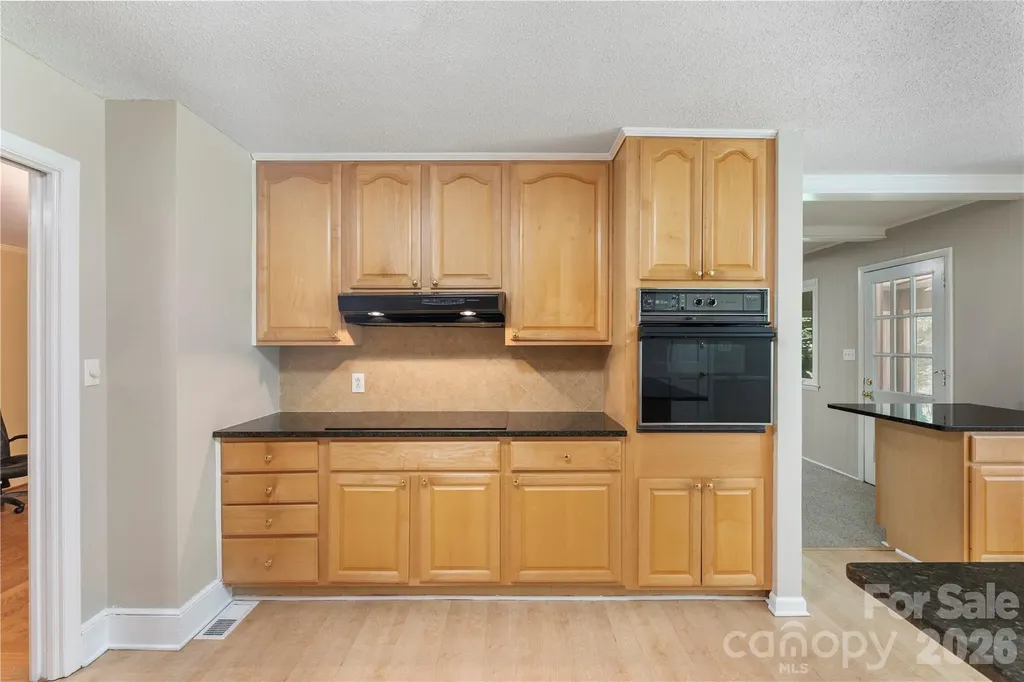 221 Kingsway Circle Charlotte NC 28214