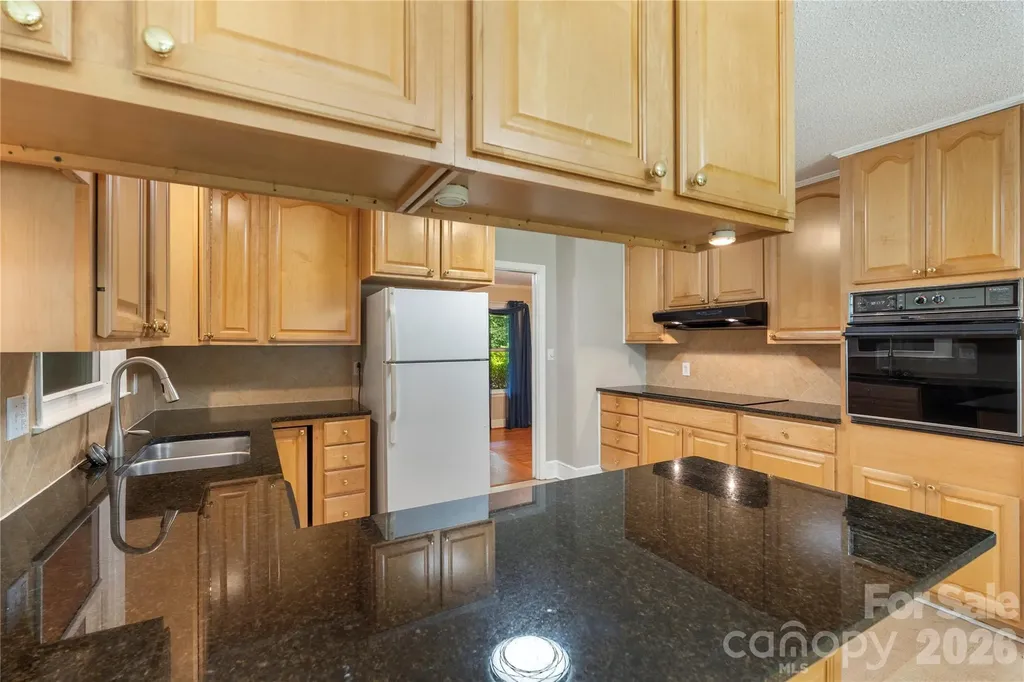 221 Kingsway Circle Charlotte NC 28214