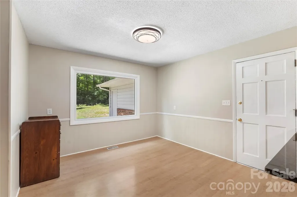 221 Kingsway Circle Charlotte NC 28214