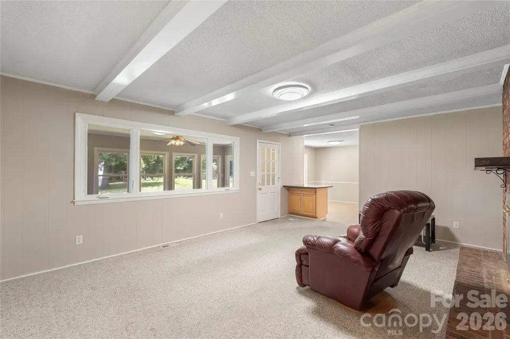 221 Kingsway Circle Charlotte NC 28214