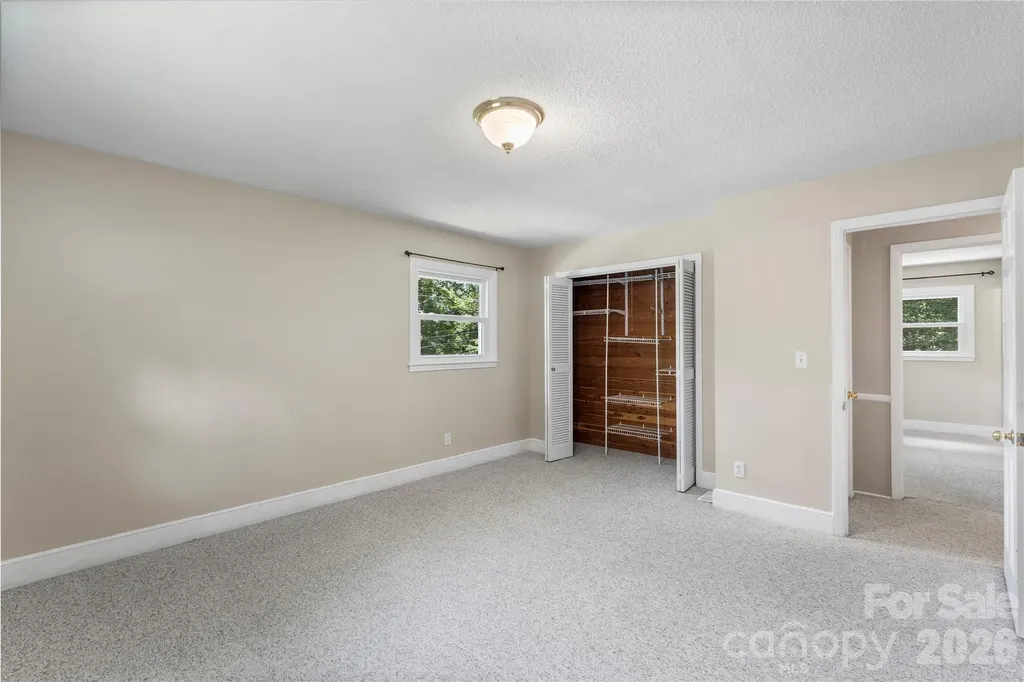 221 Kingsway Circle Charlotte NC 28214