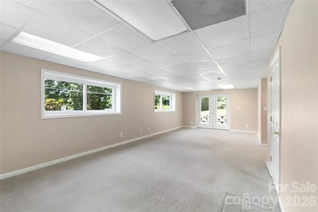 221 Kingsway Circle Charlotte NC 28214