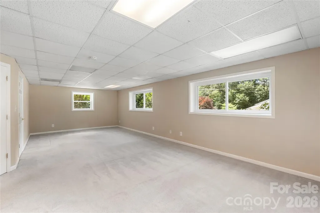 221 Kingsway Circle Charlotte NC 28214