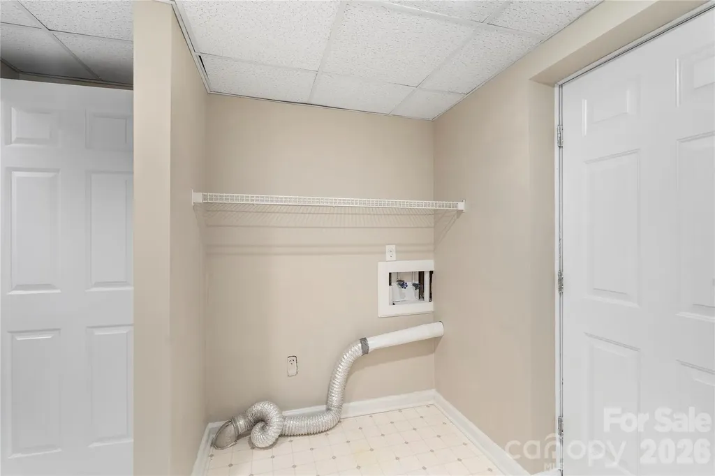 221 Kingsway Circle Charlotte NC 28214