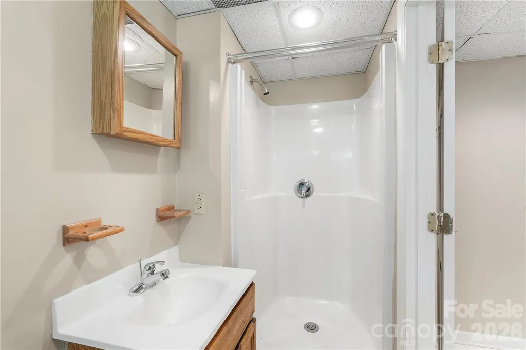 221 Kingsway Circle Charlotte NC 28214