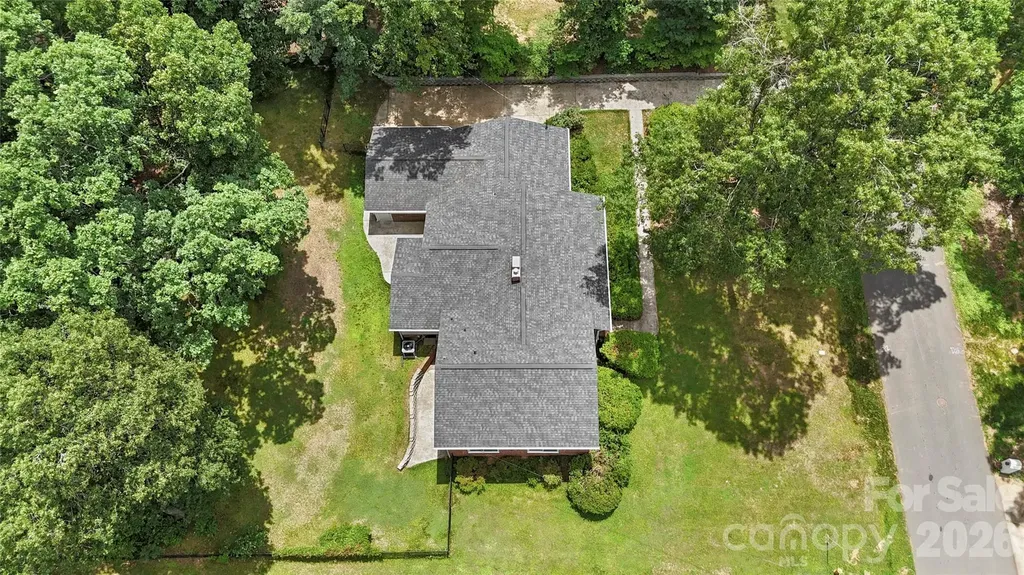 221 Kingsway Circle Charlotte NC 28214