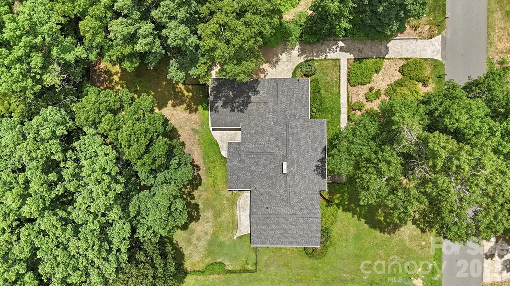 221 Kingsway Circle Charlotte NC 28214