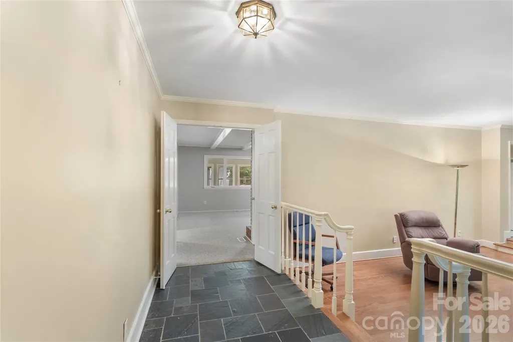 221 Kingsway Circle Charlotte NC 28214