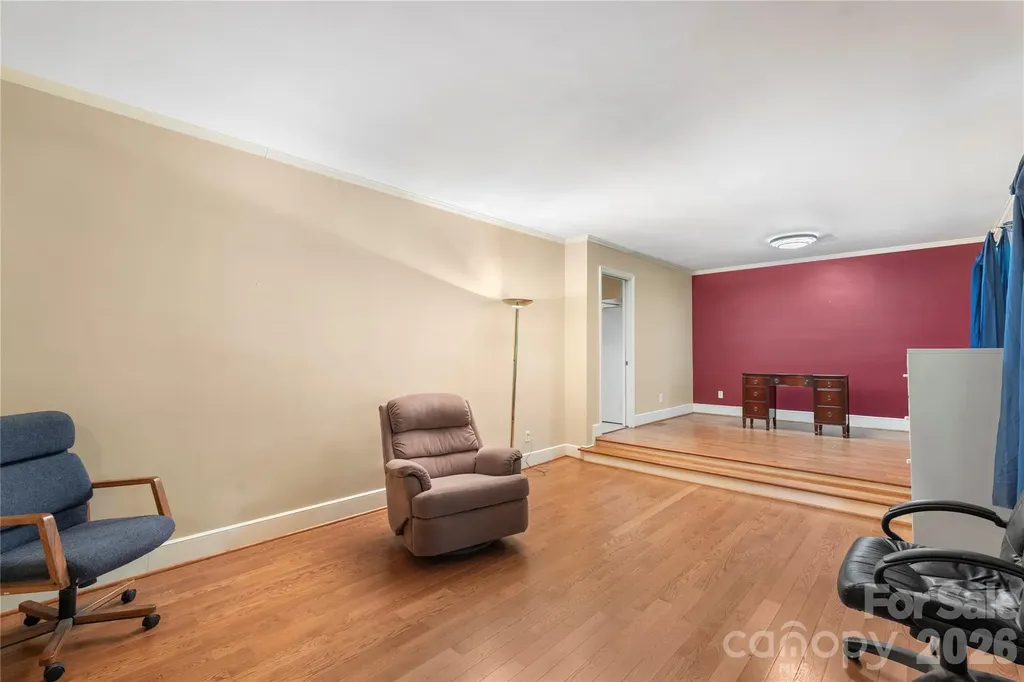 221 Kingsway Circle Charlotte NC 28214