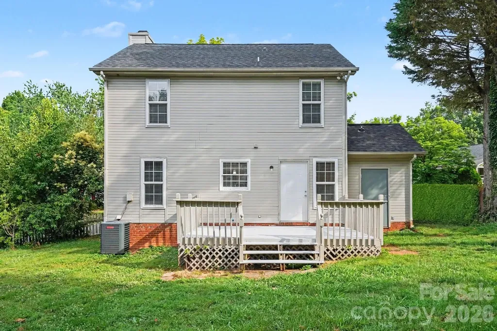 8904 Brown Oak Court Charlotte NC 28227