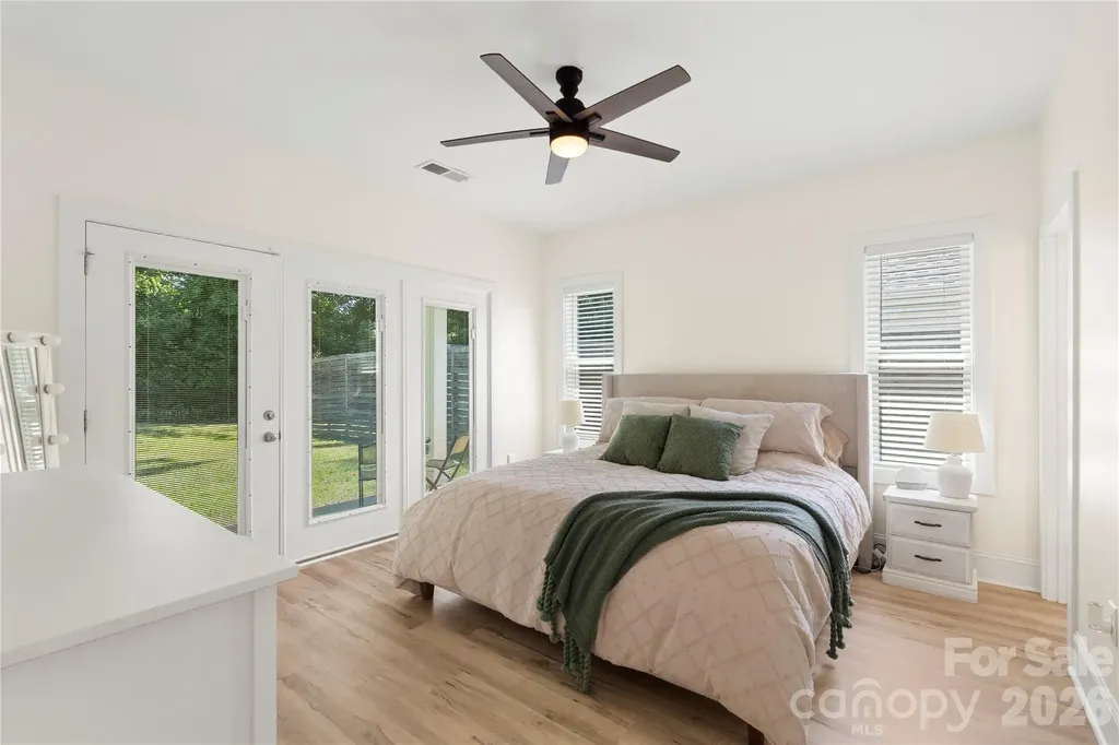1613 Newcastle Street Charlotte NC 28216