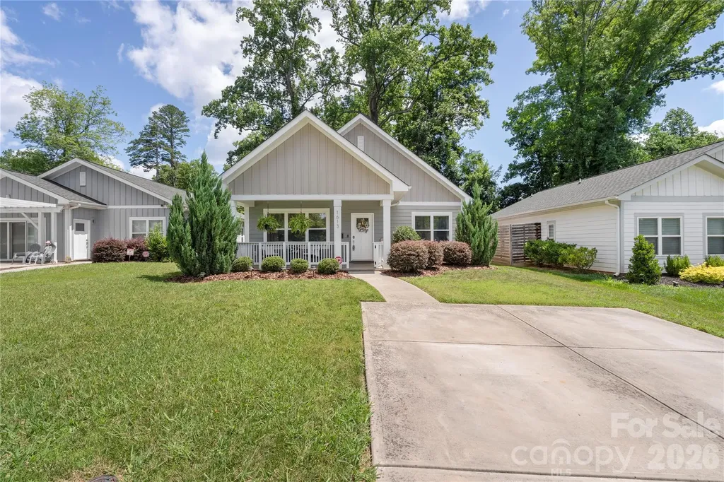 1613 Newcastle Street Charlotte NC 28216