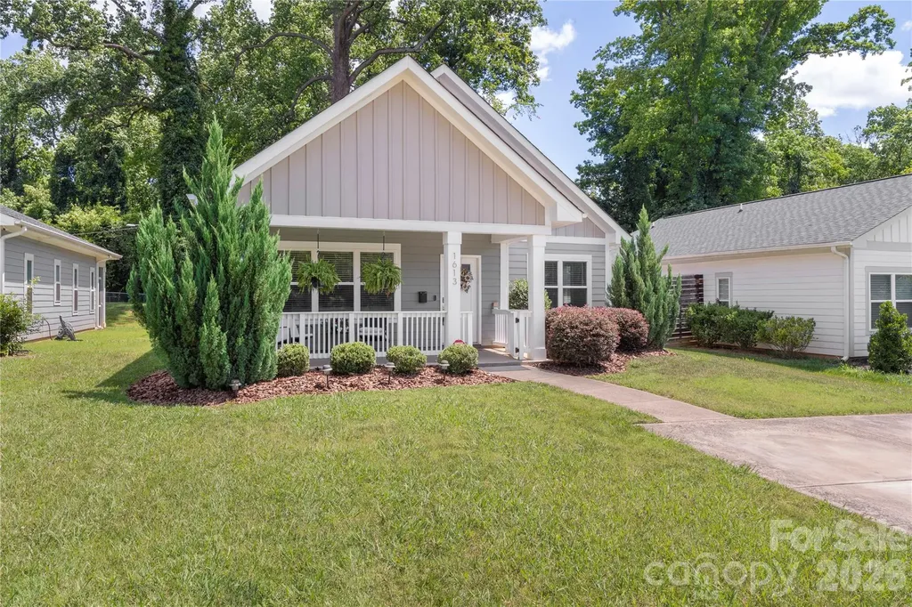 1613 Newcastle Street Charlotte NC 28216