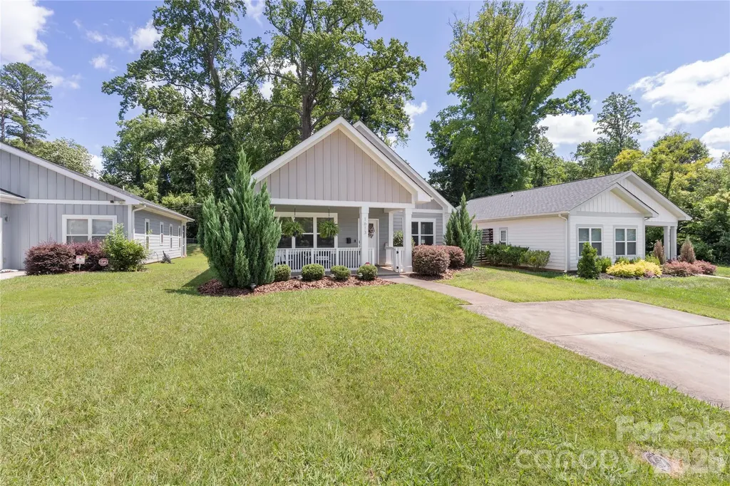 1613 Newcastle Street Charlotte NC 28216