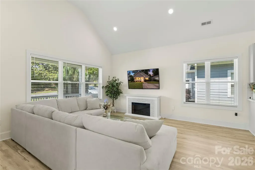 1613 Newcastle Street Charlotte NC 28216