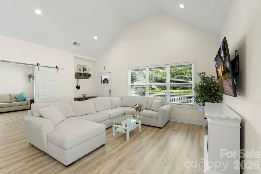 1613 Newcastle Street Charlotte NC 28216
