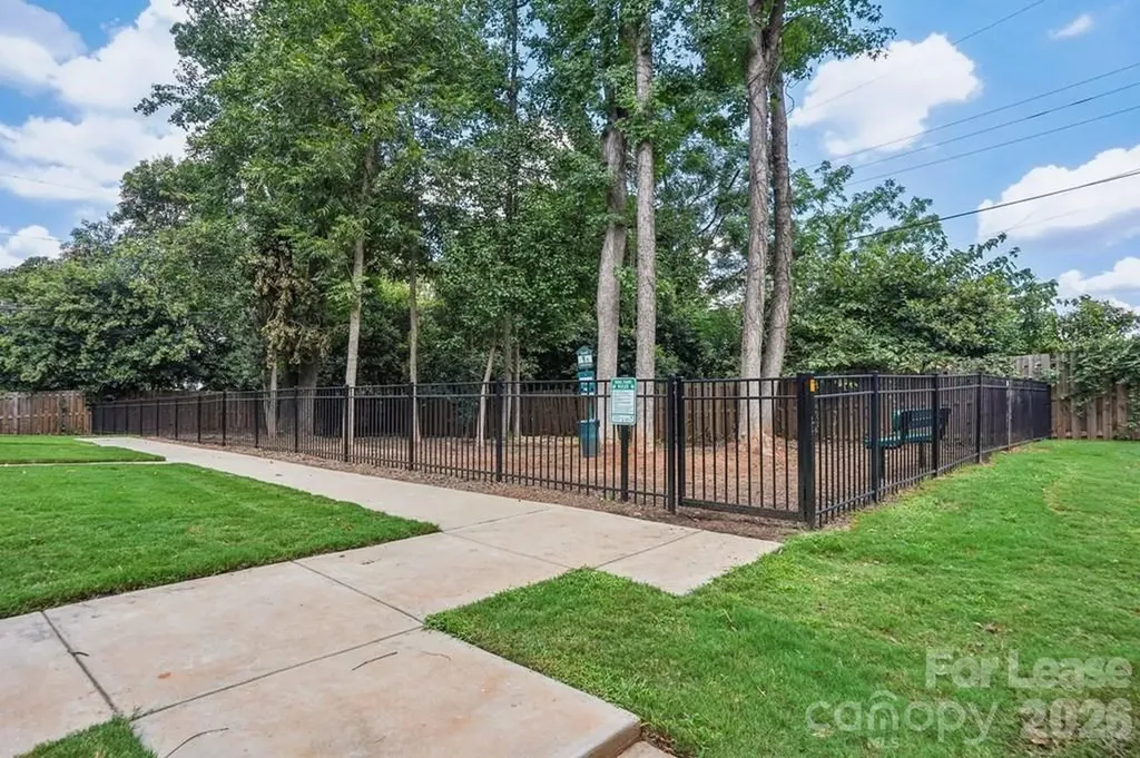 1005 S Mission Lane Charlotte NC 28271