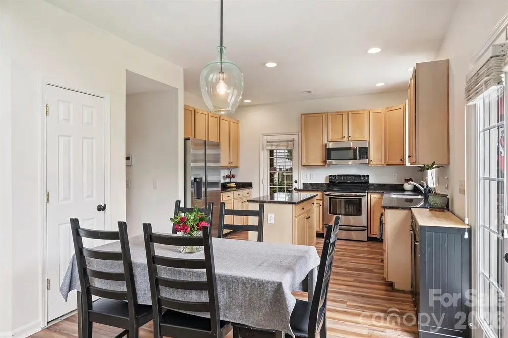 9318 Autumn Applause Drive Charlotte NC 28277