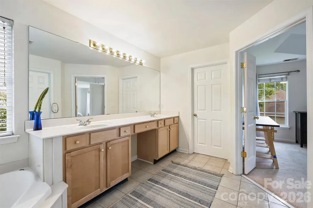 9318 Autumn Applause Drive Charlotte NC 28277