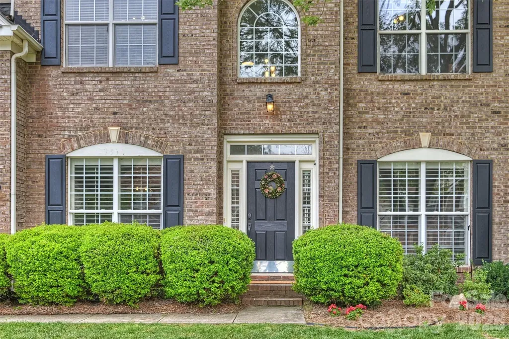 9318 Autumn Applause Drive Charlotte NC 28277