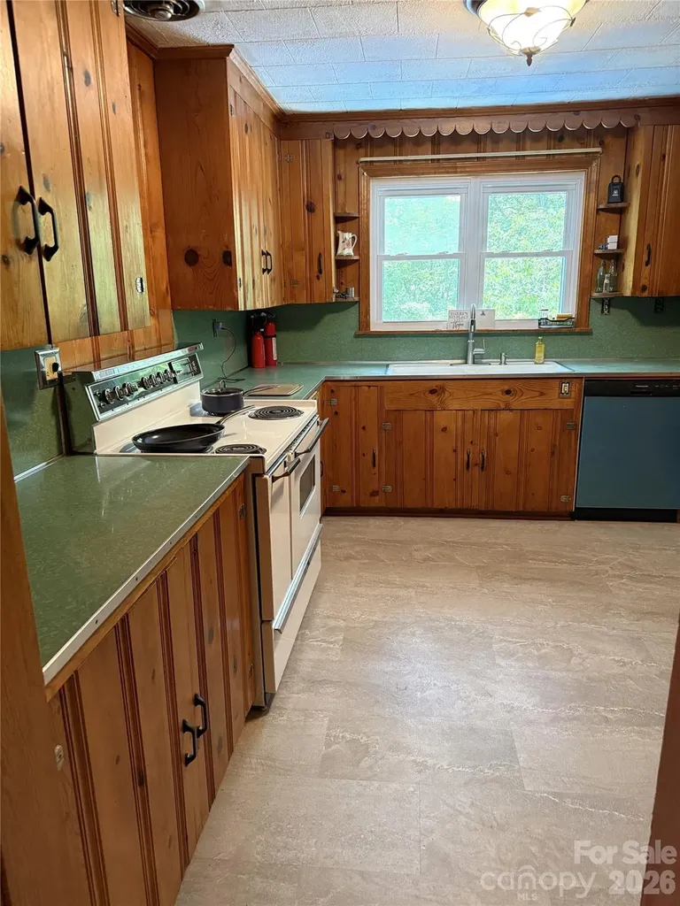 150 Cowan Lane Tryon NC 28782