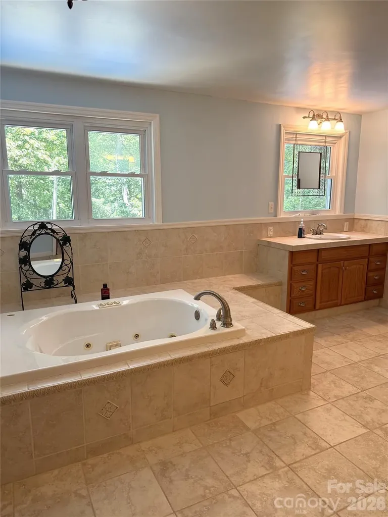 150 Cowan Lane Tryon NC 28782