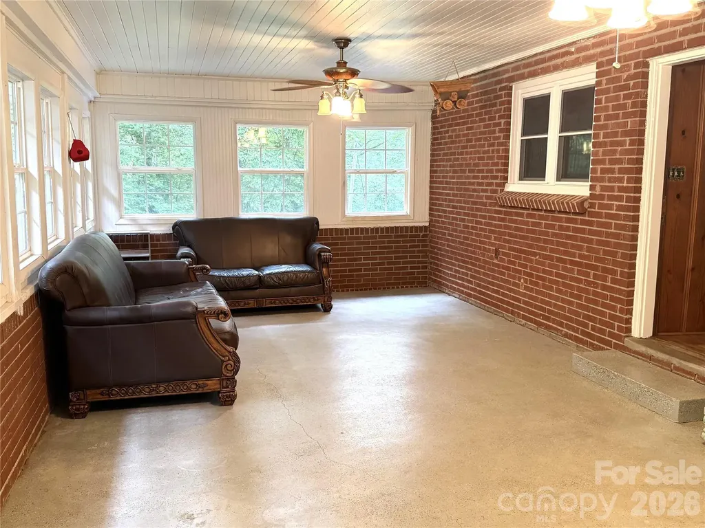 150 Cowan Lane Tryon NC 28782