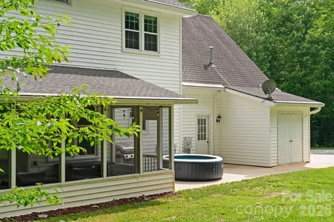 237 Windsor Forest Circle Fletcher NC 28732
